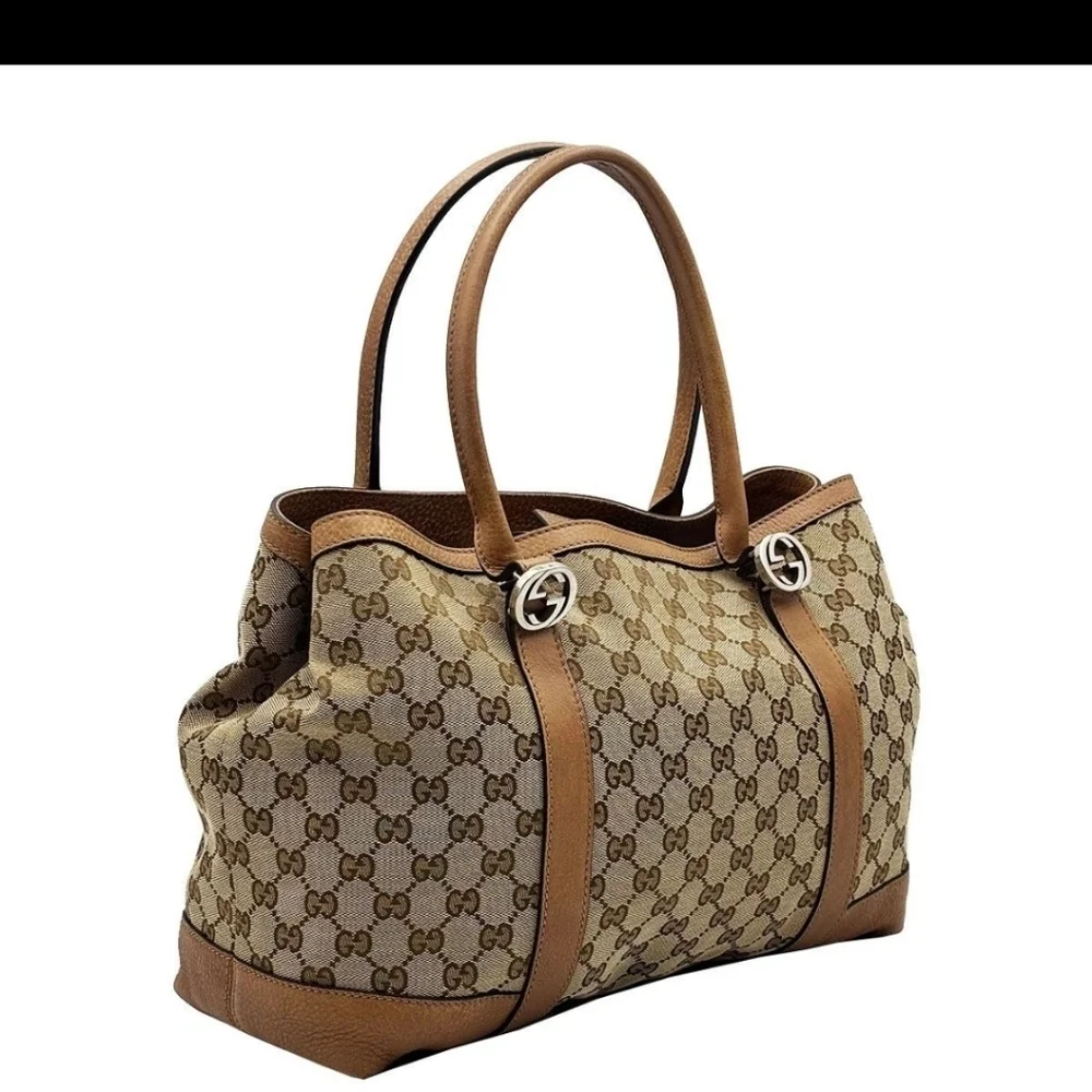 Gucci chic shoulder